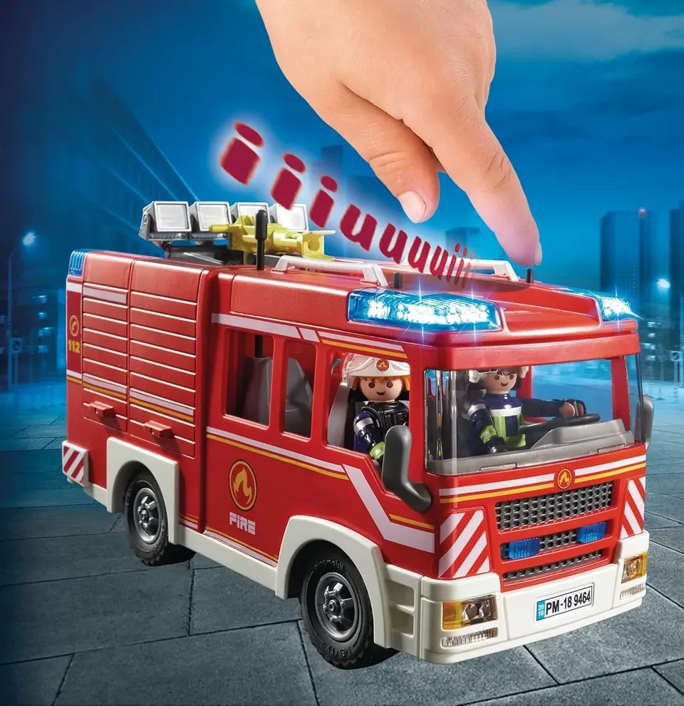 Playmobil Fire Engine working with real sound and blue sirens