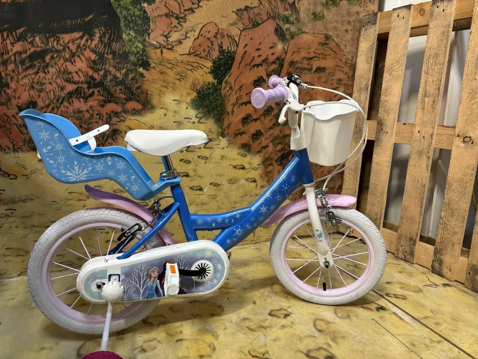 Pre-loved Denver Disney Frozen 14 Inch Kids Bike in light blue