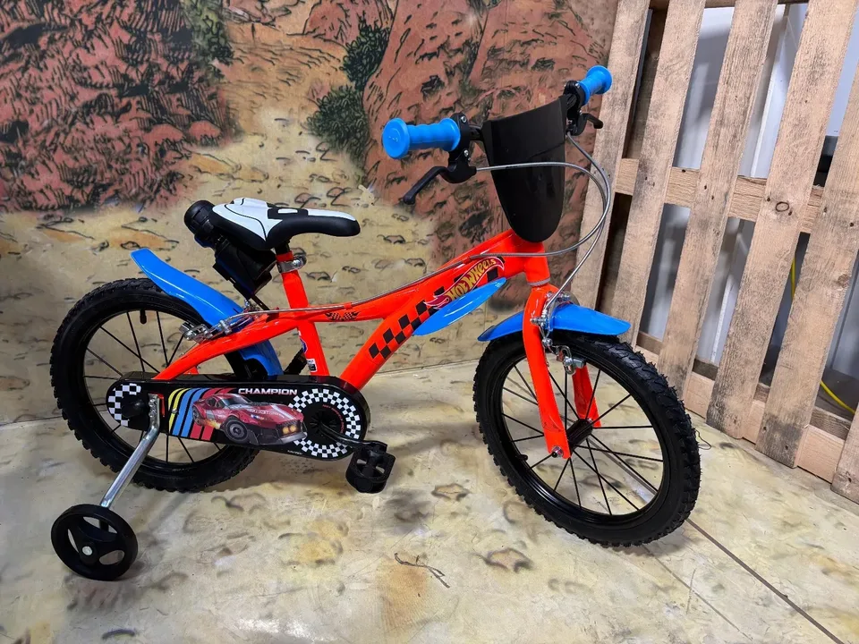 Pre-loved Denver Hot Wheels 16 Inch Kids Bike in red and blue