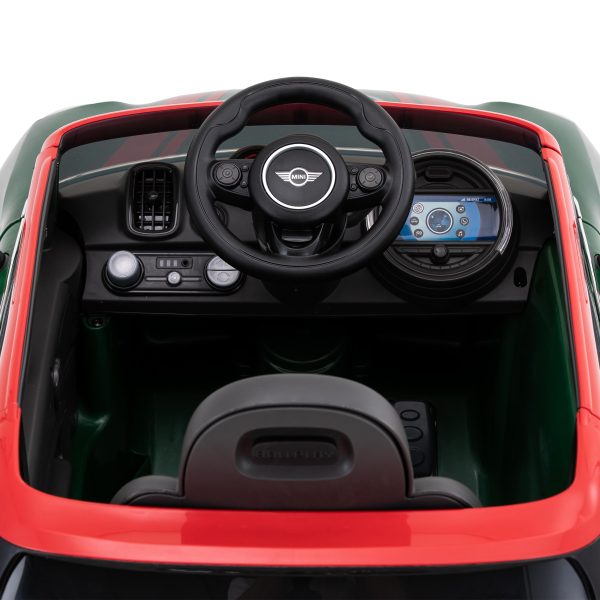 RollPlay - Mini Countryman 12V + RC. Interior of the front, showing wheel and MINI dashboard.
